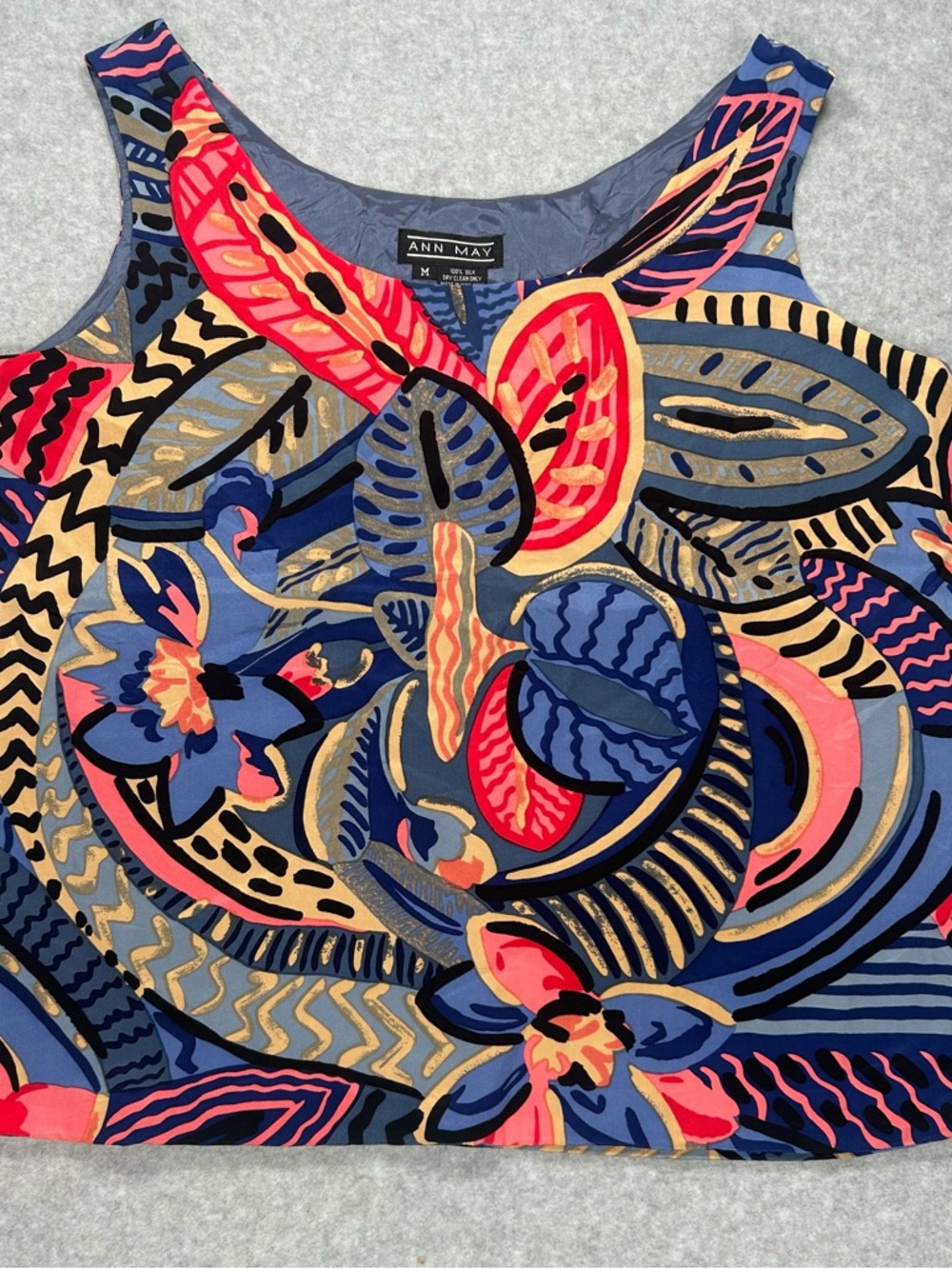 Ann May 💯 silk Vibrant Navy Floral-Print Tank Top - Picture 2 of 7